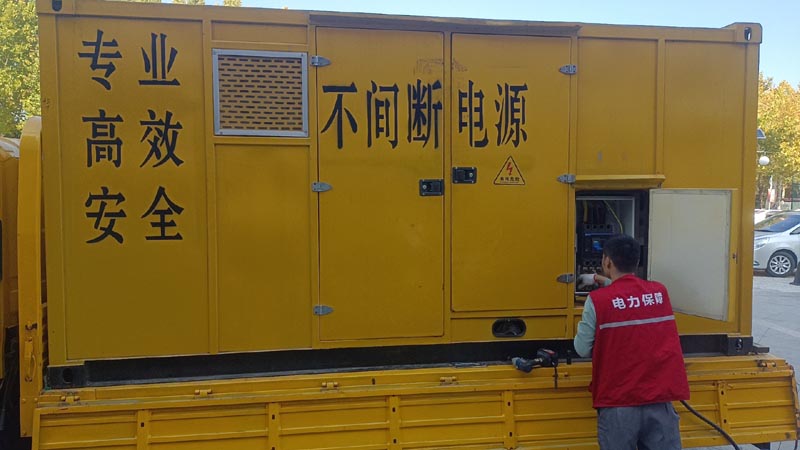 青县柴油发电机组和UPS电源配合使用时，如何避免切换过程中的电力中断？