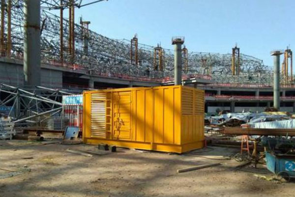 青县发电机出租如何判断空气滤清器是否需要更换？